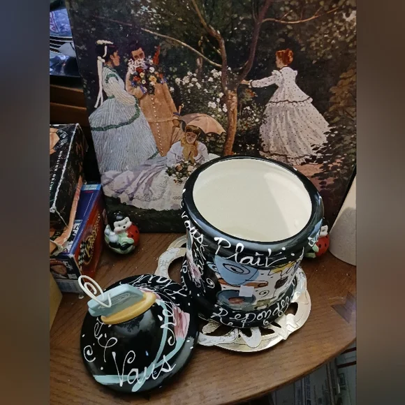 🍪Joanne Delomba Whimsical ceramic Cookie Canister,Nice Gift!🥨🍒🛍